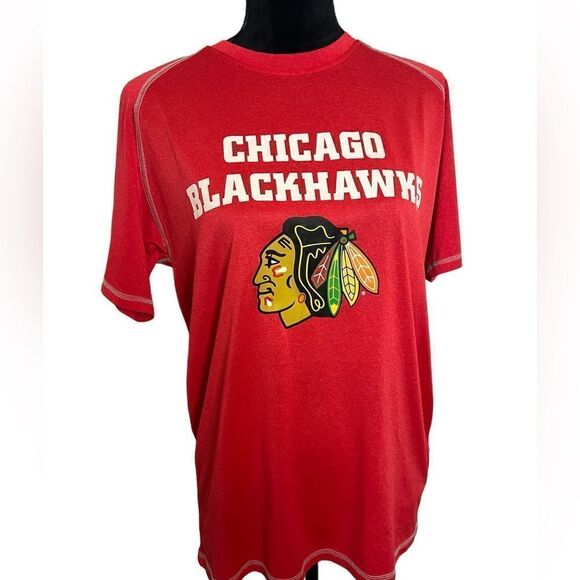 NHL CHICAGO BLACKHAWKS HOCKEY DRI-FIT TSHIRT MENS SIZE MEDIUM - Picture 2 of 9